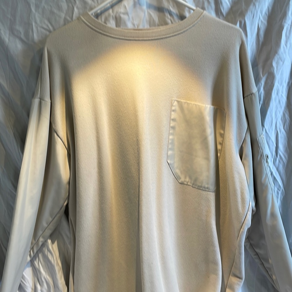 White, oversized, crew neck